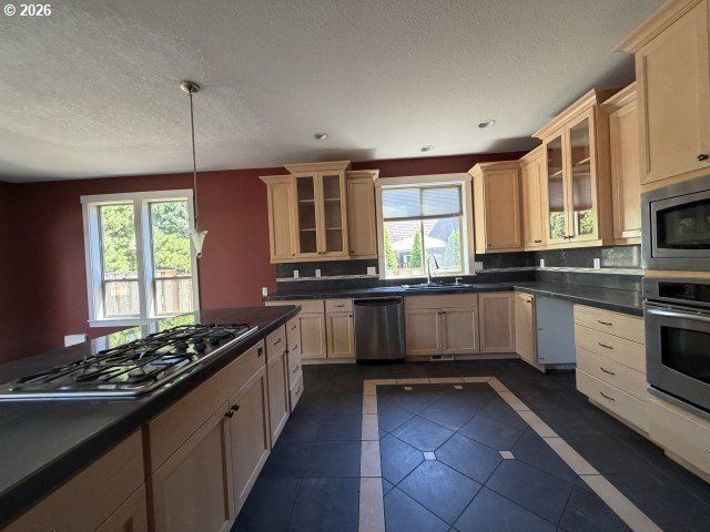11221 Se VERNAZZA Ln, Happy Valley, OR 97086