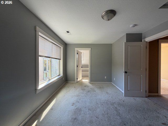 11221 Se VERNAZZA Ln, Happy Valley, OR 97086