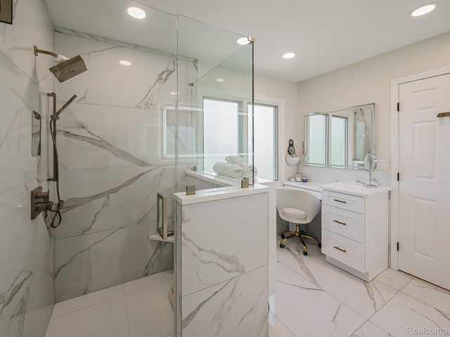13340 Andover Drive, Plymouth Charter Township, MI 48170