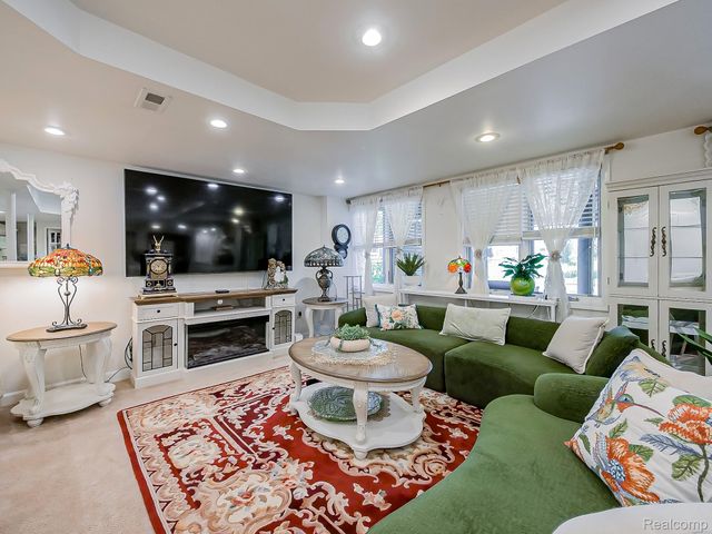 13340 Andover Drive, Plymouth Charter Township, MI 48170