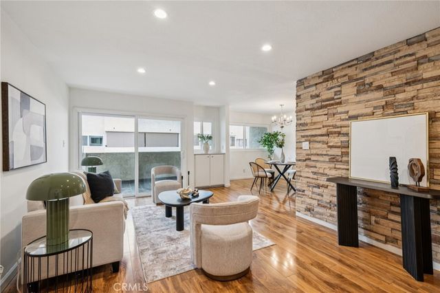 125 S Sierra Madre 215, Pasadena, CA 91107