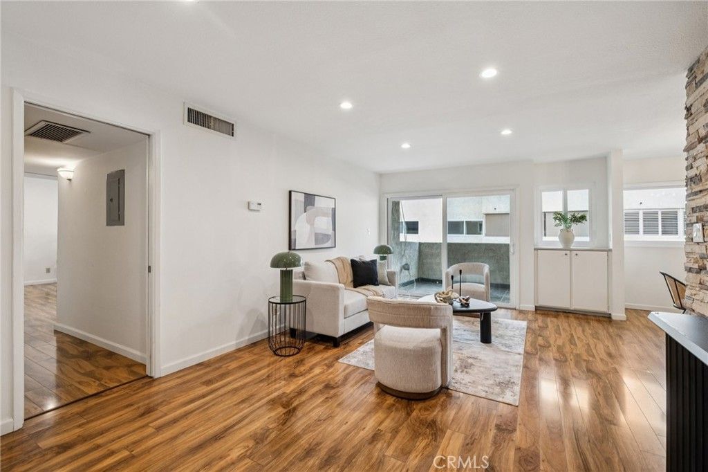 125 S Sierra Madre 215, Pasadena, CA 91107