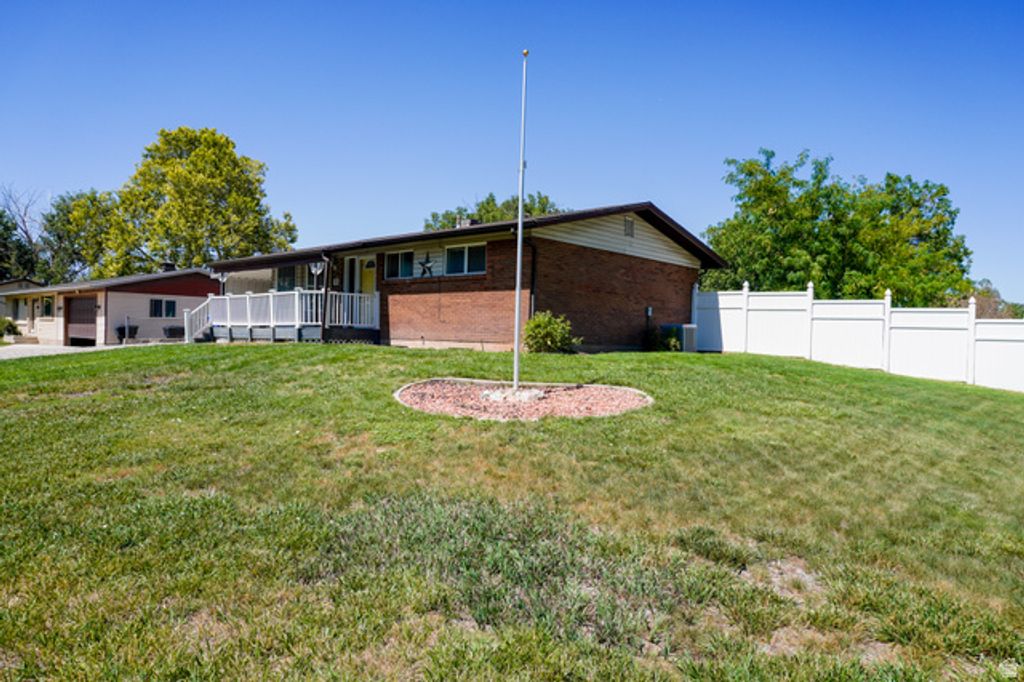 784 W 2550 N, Clinton, UT 84015 — photo 4