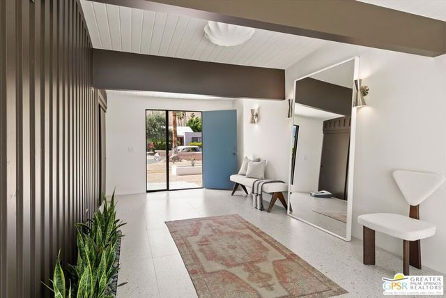 2020 S Navajo Drive, Palm Springs, CA 92264