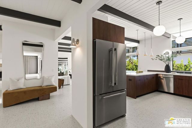 2020 S Navajo Drive, Palm Springs, CA 92264