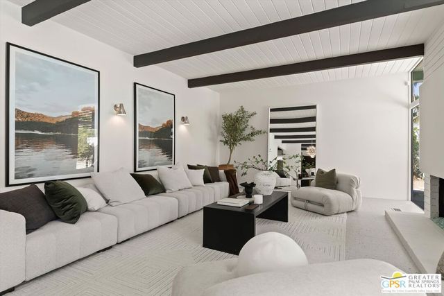2020 S Navajo Drive, Palm Springs, CA 92264