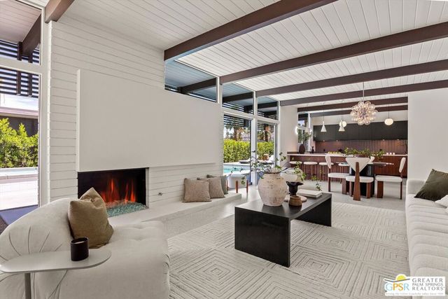 2020 S Navajo Drive, Palm Springs, CA 92264