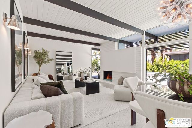 2020 S Navajo Drive, Palm Springs, CA 92264