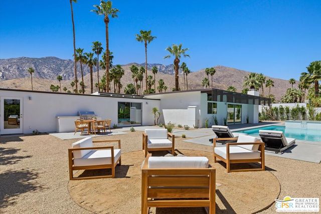 2020 S Navajo Drive, Palm Springs, CA 92264