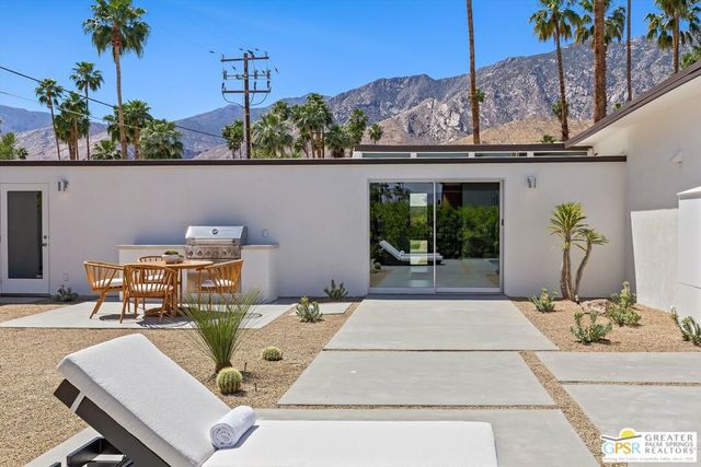 2020 S Navajo Drive, Palm Springs, CA 92264