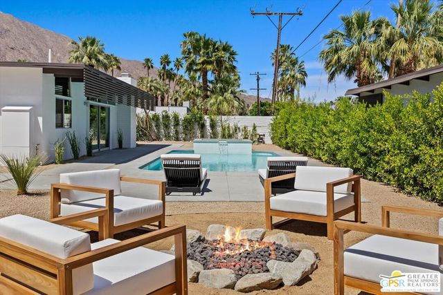 2020 S Navajo Drive, Palm Springs, CA 92264