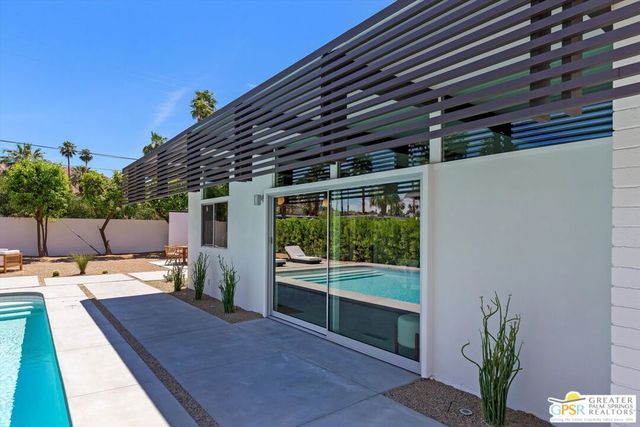 2020 S Navajo Drive, Palm Springs, CA 92264