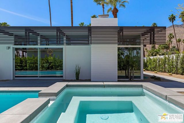 2020 S Navajo Drive, Palm Springs, CA 92264