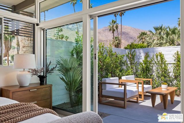 2020 S Navajo Drive, Palm Springs, CA 92264