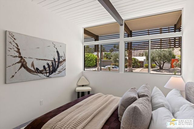 2020 S Navajo Drive, Palm Springs, CA 92264
