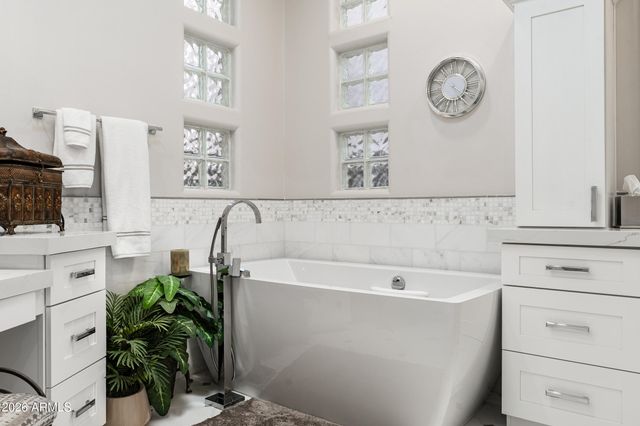 7380 E VAQUERO Drive, Scottsdale, AZ 85258