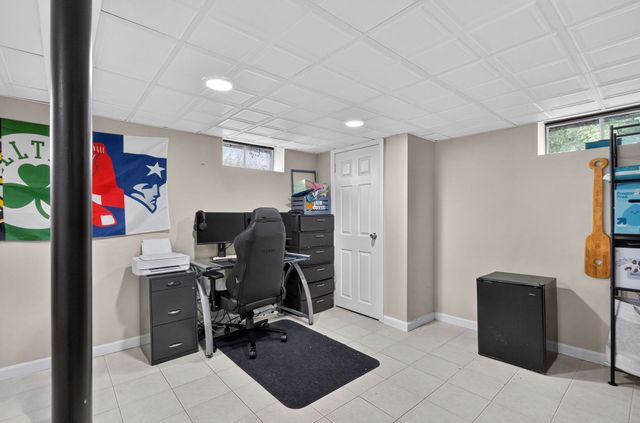 51 Cherry Hill Dr, Seekonk, MA 02771