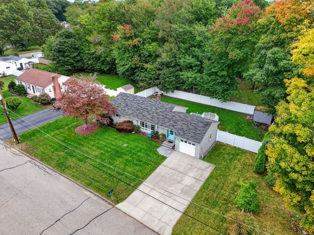 51 Cherry Hill Dr, Seekonk, MA 02771