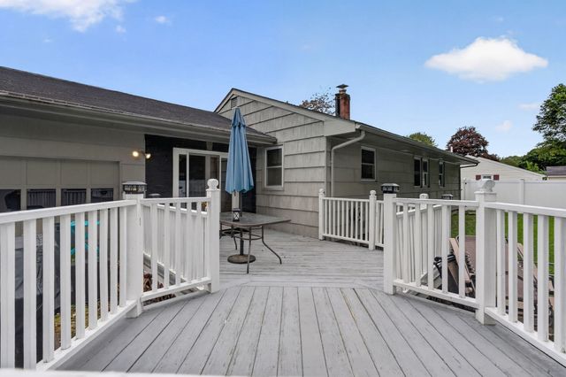 51 Cherry Hill Dr, Seekonk, MA 02771