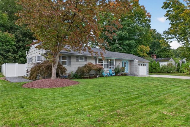 51 Cherry Hill Dr, Seekonk, MA 02771