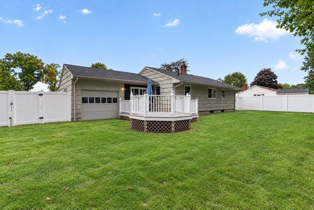 51 Cherry Hill Dr, Seekonk, MA 02771