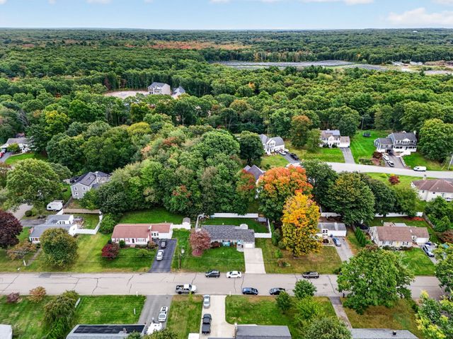 51 Cherry Hill Dr, Seekonk, MA 02771