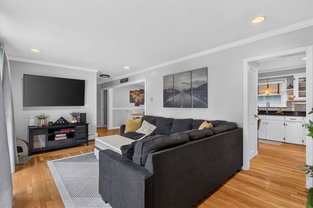 51 Cherry Hill Dr, Seekonk, MA 02771