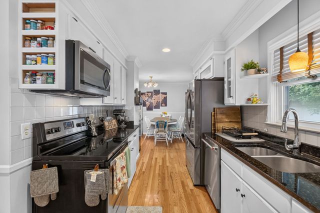 51 Cherry Hill Dr, Seekonk, MA 02771