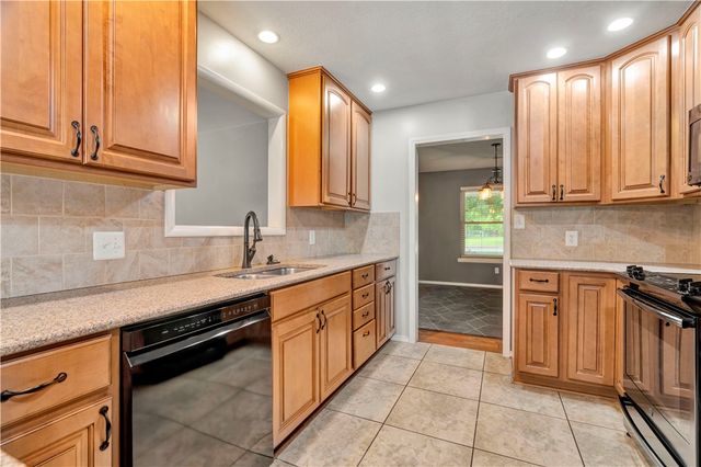 207 Angela Street, Springdale, AR 72762