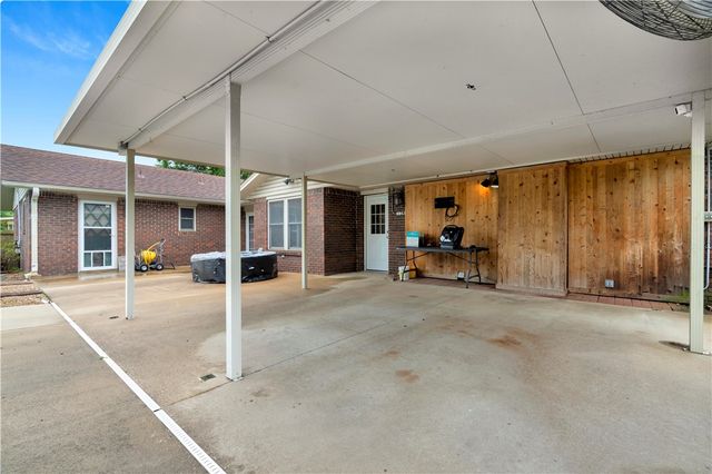 207 Angela Street, Springdale, AR 72762