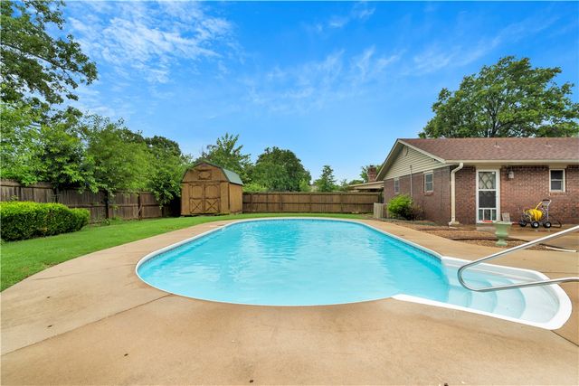 207 Angela Street, Springdale, AR 72762
