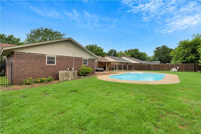 207 Angela Street, Springdale, AR 72762