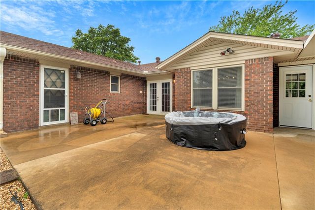 207 Angela Street, Springdale, AR 72762