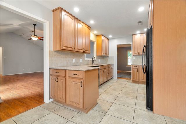 207 Angela Street, Springdale, AR 72762