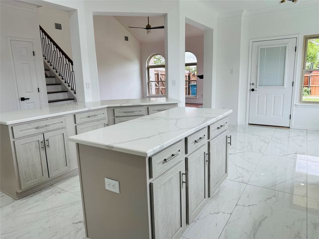 748 Longleaf Drive, Desoto, TX 75115