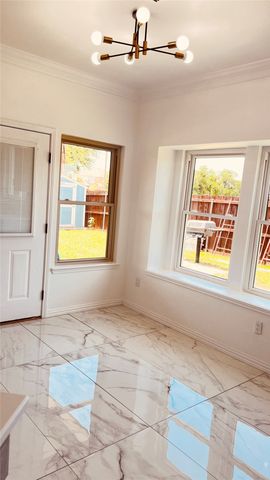 748 Longleaf Drive, Desoto, TX 75115