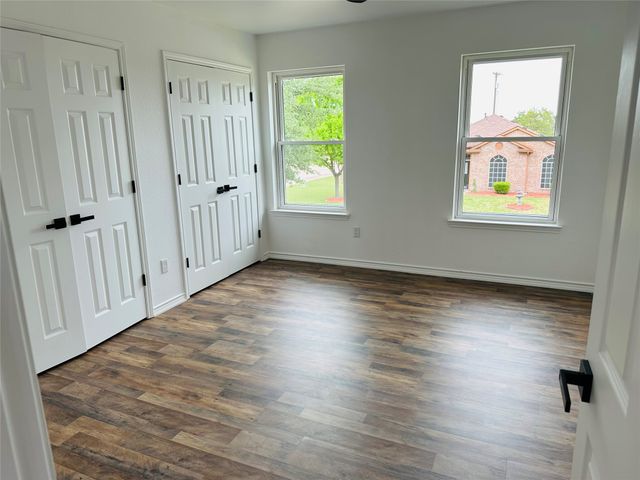 748 Longleaf Drive, Desoto, TX 75115