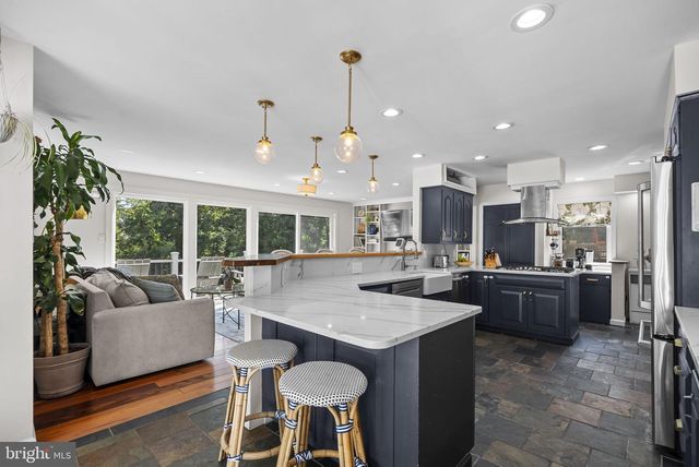 8703 SUDBURY PL, Alexandria, VA 22309