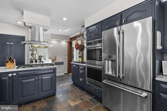 8703 SUDBURY PL, Alexandria, VA 22309