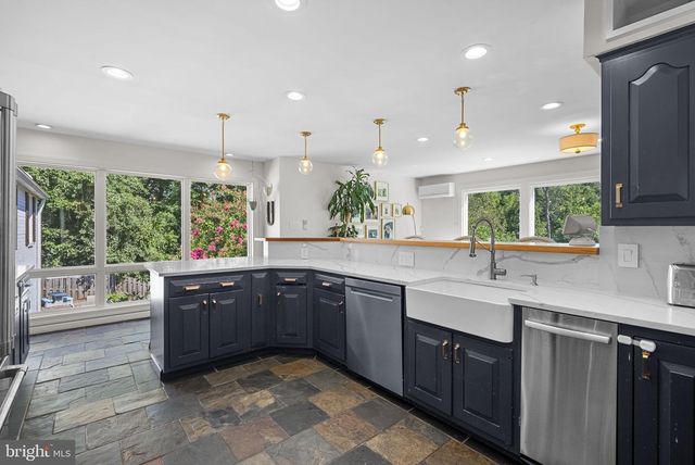 8703 SUDBURY PL, Alexandria, VA 22309