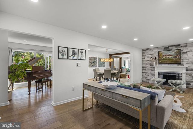 8703 SUDBURY PL, Alexandria, VA 22309