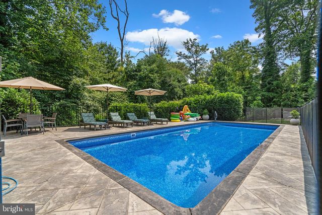 8703 SUDBURY PL, Alexandria, VA 22309
