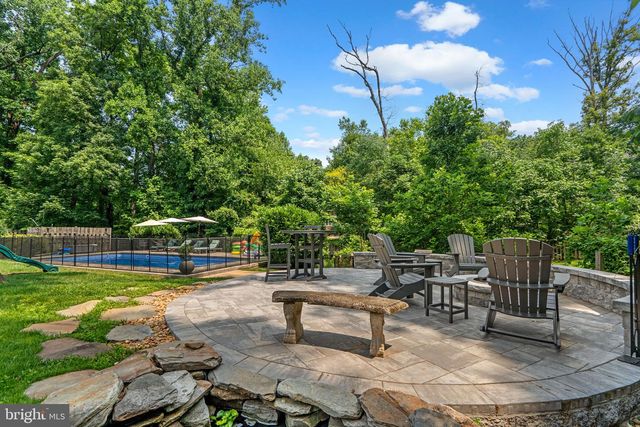 8703 SUDBURY PL, Alexandria, VA 22309