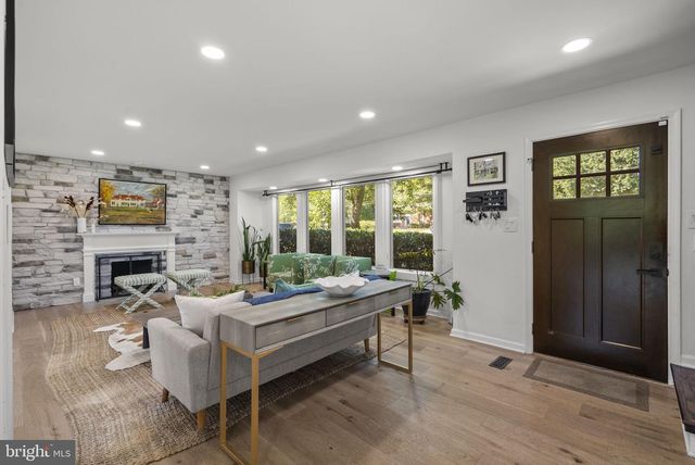 8703 SUDBURY PL, Alexandria, VA 22309