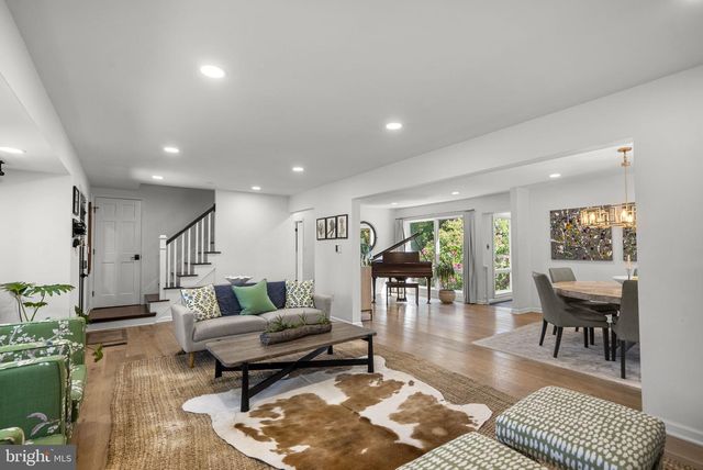 8703 SUDBURY PL, Alexandria, VA 22309