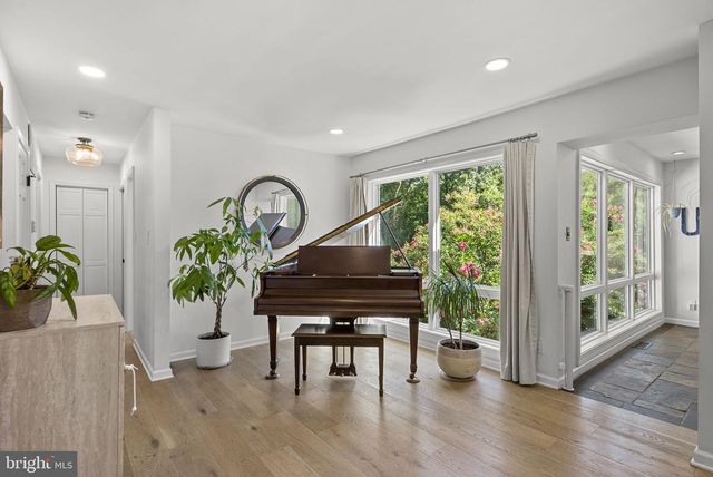8703 SUDBURY PL, Alexandria, VA 22309