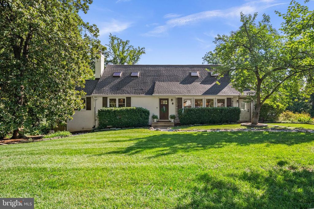 8703 SUDBURY PL, Alexandria, VA 22309