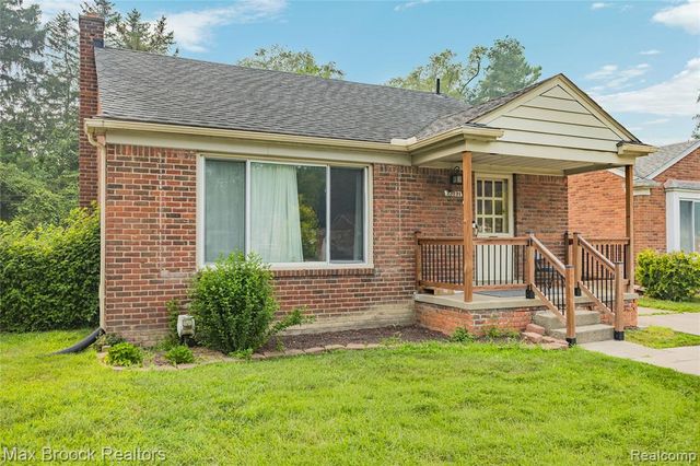 23531 Scotia Road, Oak Park, MI 48237