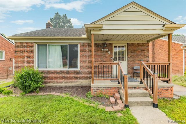 23531 Scotia Road, Oak Park, MI 48237