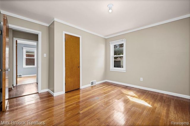 23531 Scotia Road, Oak Park, MI 48237